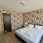 Szálloda Rooftop With Underground Parking 3*