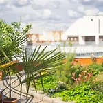 Rooftop With Underground Parking 호텔 3*