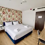 Rooftop With Underground Parking 3* Budapest