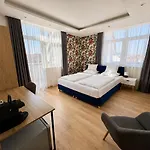Rooftop With Underground Parking 3* Budapest