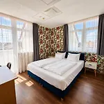 Rooftop With Underground Parking Hotel Budapest