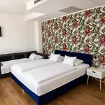 Rooftop With Underground Parking 3* Budapest