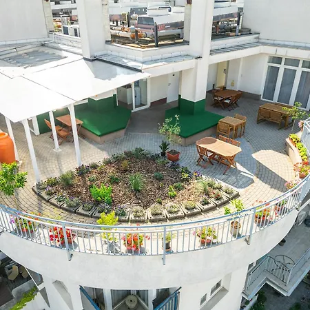 Hotel Rooftop With Deep Garage 3*