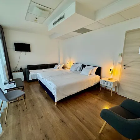 Rooftop With Underground Parking Hotel 3*