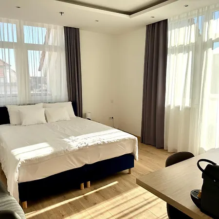 Rooftop With Underground Parking Hotel 3*