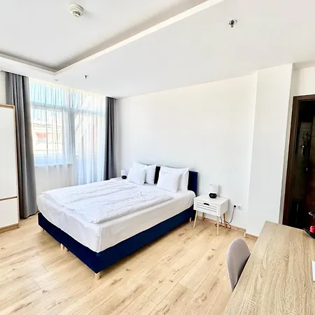 Rooftop With Underground Parking Hotel 3*