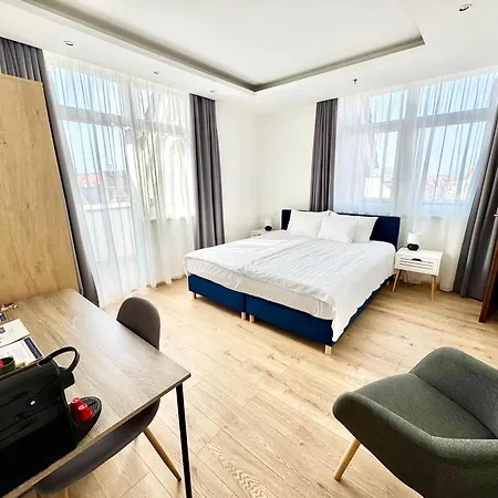 Hotel Rooftop With Underground Parking 3*