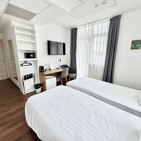 Hotel Rooftop With Underground Parking 3*