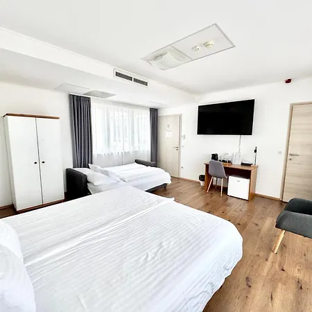 Rooftop With Underground Parking 3* Budapest