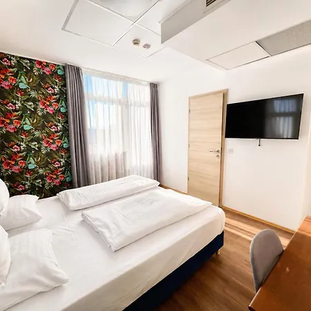 Rooftop With Underground Parking Hotel 3*