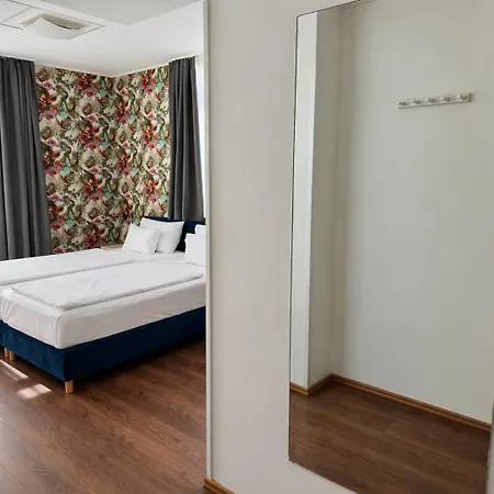 Rooftop With Underground Parking Hotel Budapesta