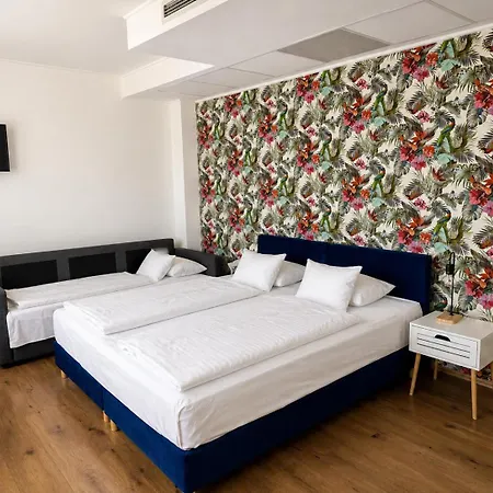 Rooftop With Underground Parking 3* Budapesta