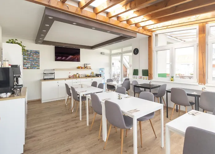 Rooftop With Underground Parking Hotel