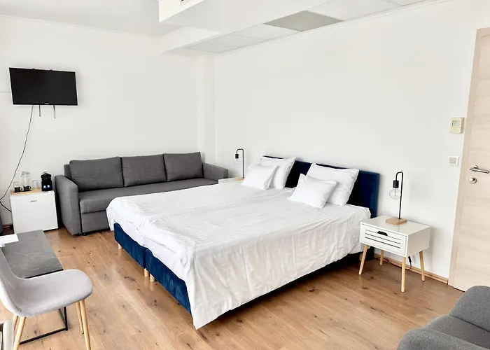 Rooftop With Underground Parking Hotel