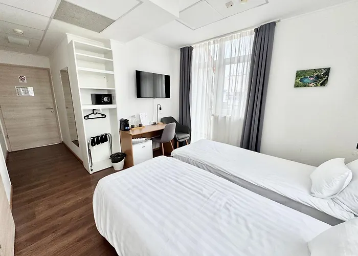 Hotel Rooftop With Underground Parking 3*