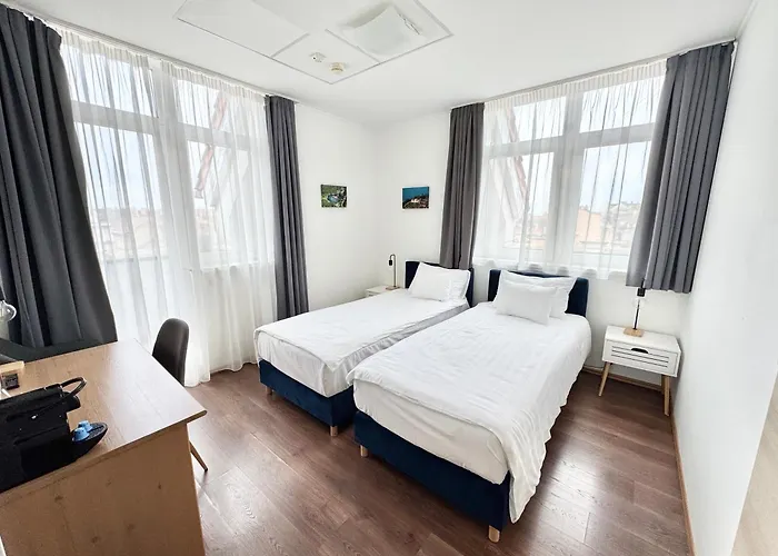 Rooftop With Underground Parking Hotel