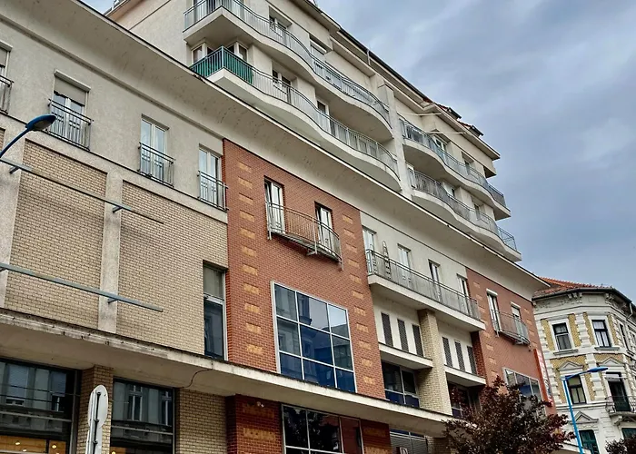 Hotel Rooftop With Underground Parking 3*