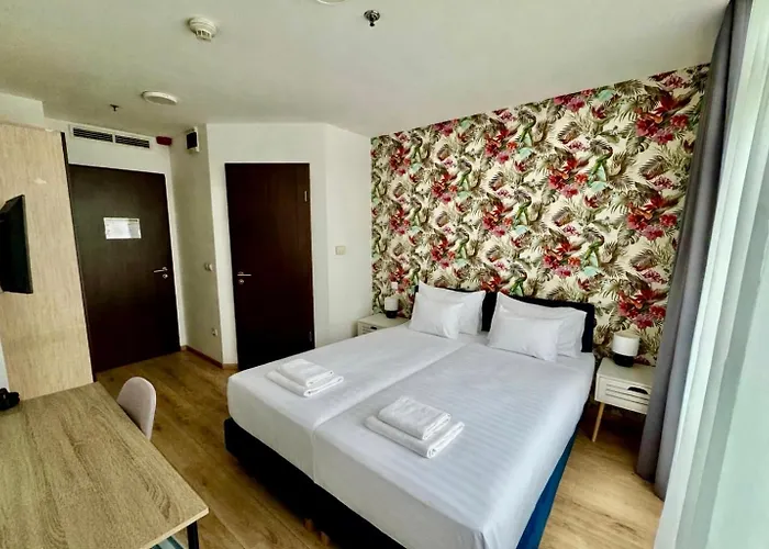 Rooftop With Underground Parking 3*