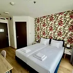 Rooftop With Underground Parking 3*