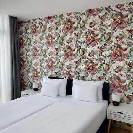 Rooftop With Underground Parking Hotel 3*